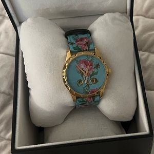 Women’s Gucci Floral Print Watch